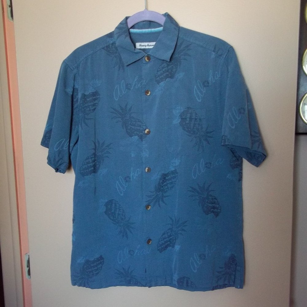 Tommy Bahama short sleeve button down shirt medium